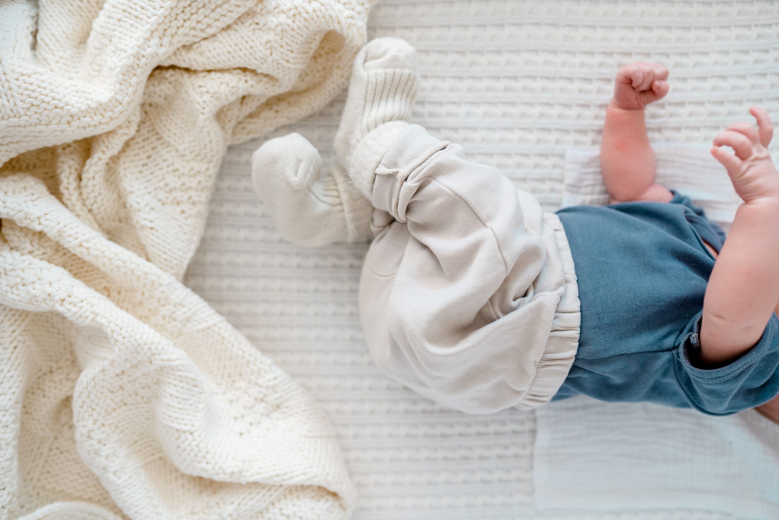 Ideas para guardar y cuidar la ropa de bebé